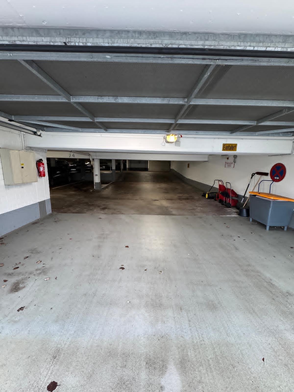 Weinstadt: TG Stellplatz in Weinstadt - Beutelsbach 