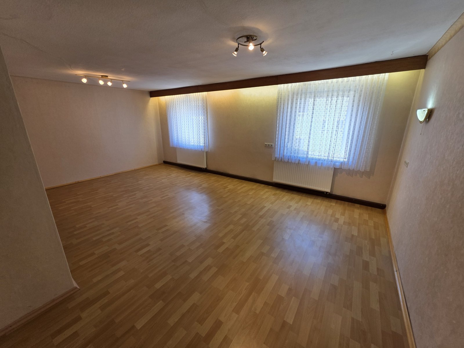  Zimmer 1 - Wohnzimmer