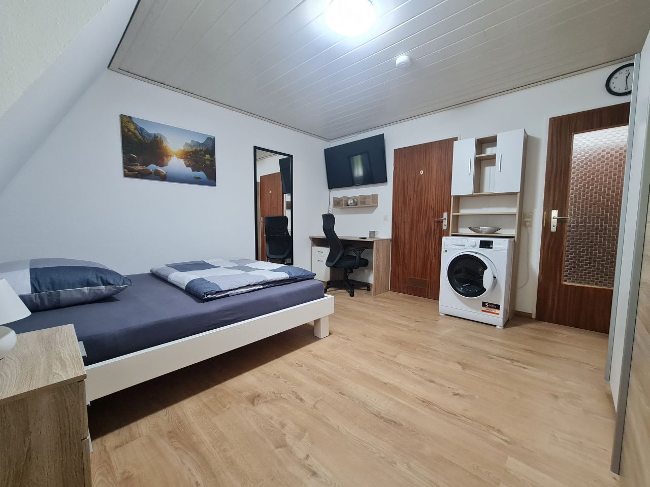  Wohn-Schlafzimmer