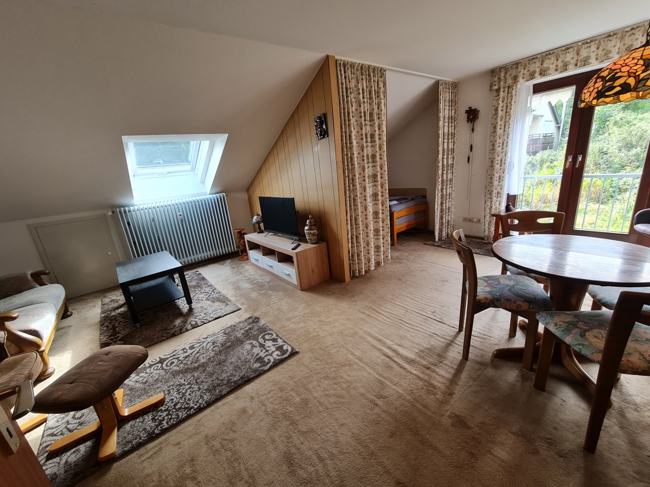 Wohn- Schlafzimmer