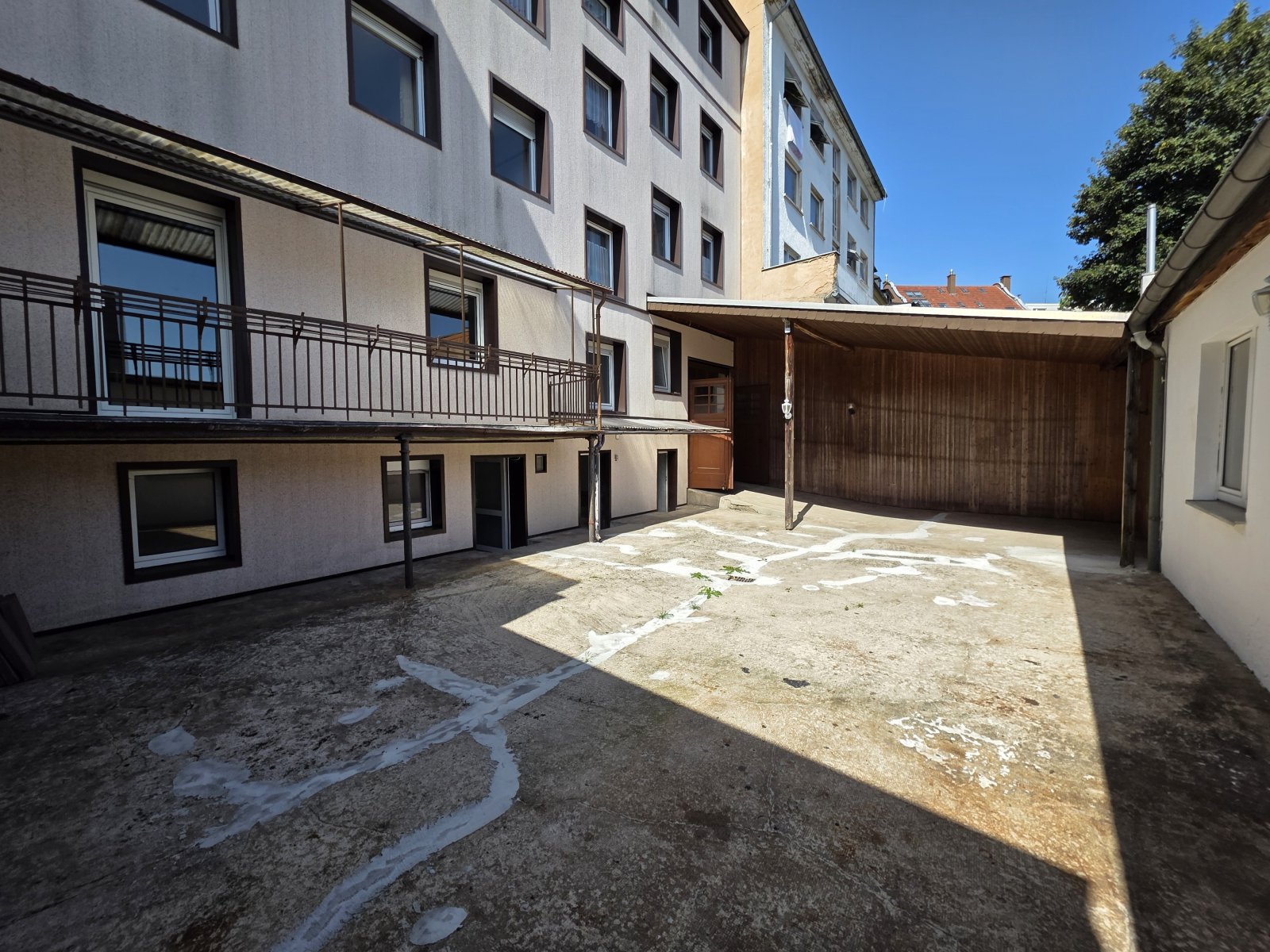  Hinterhof