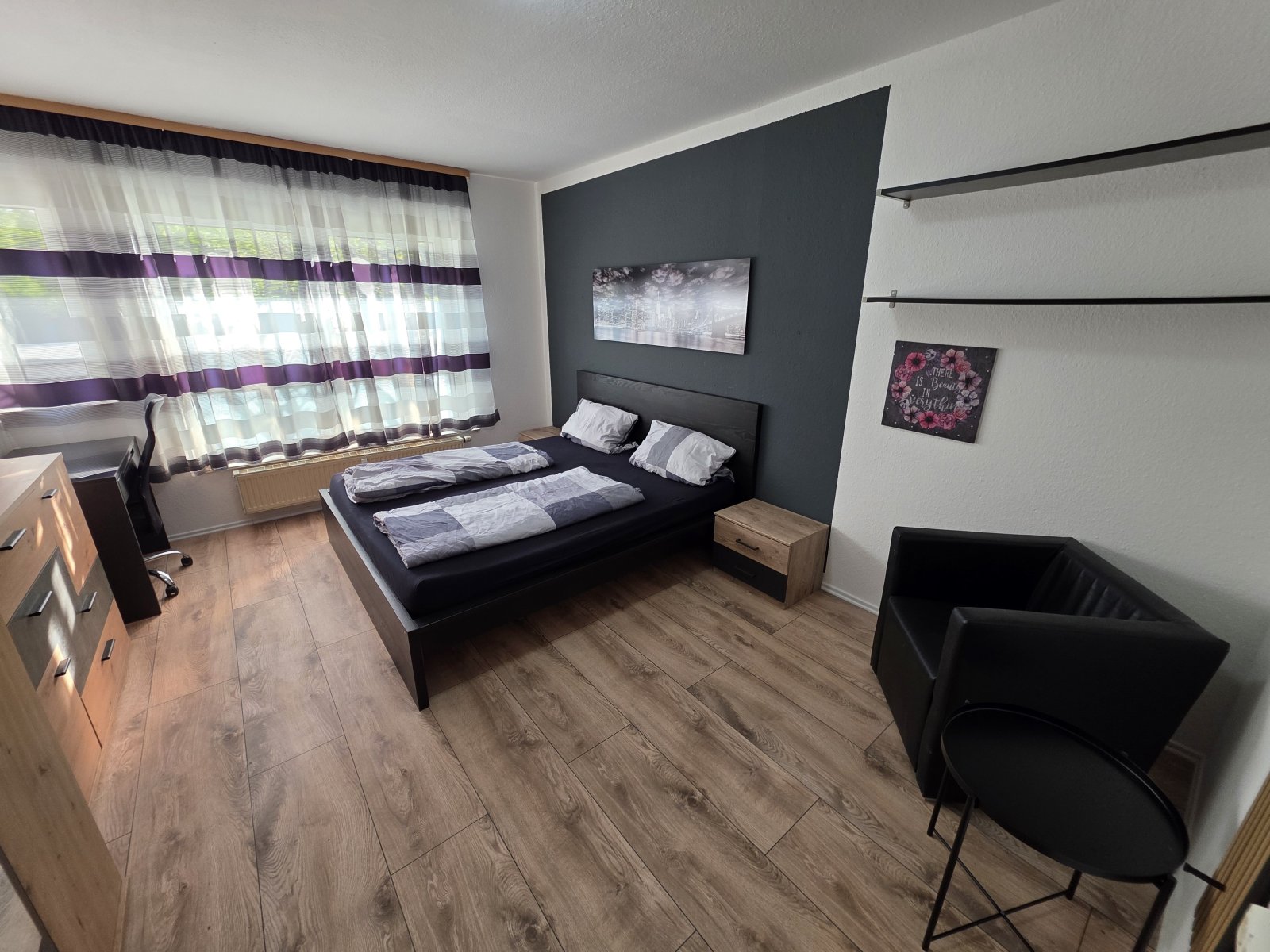 Wohn- Schlafzimmer Wohn- Schlafzimmer
