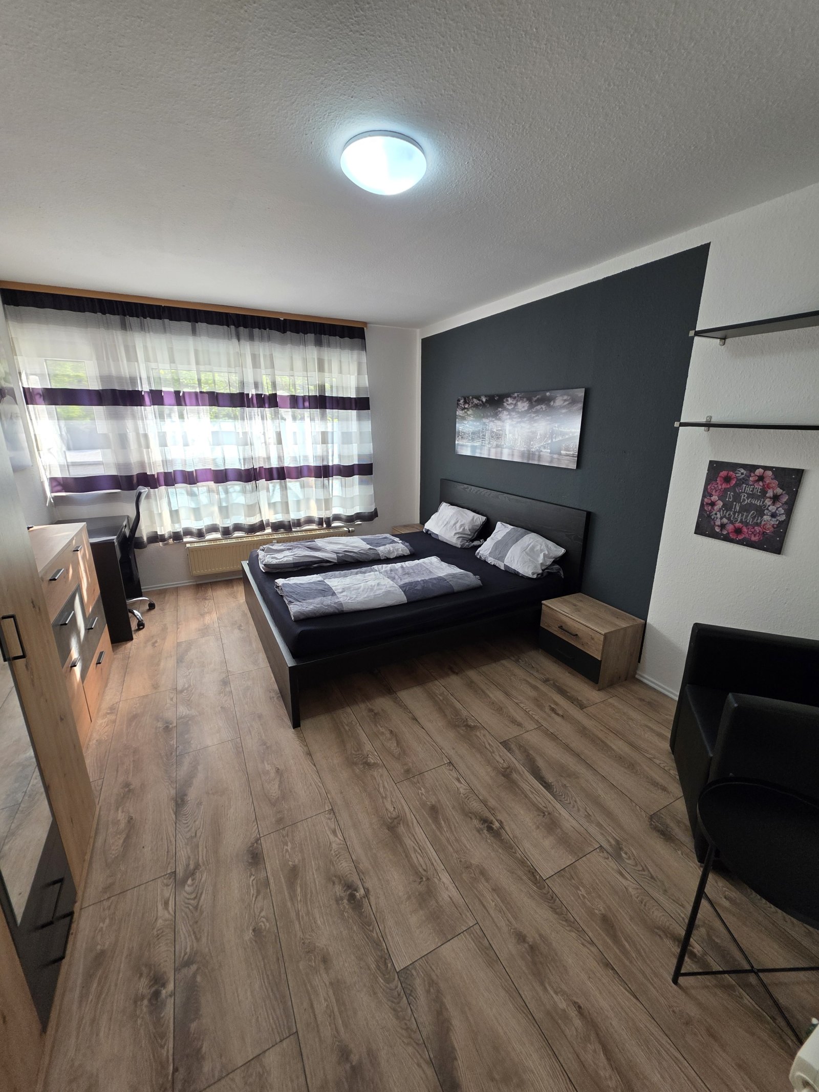 Wohn- Schlafzimmer Wohn- Schlafzimmer