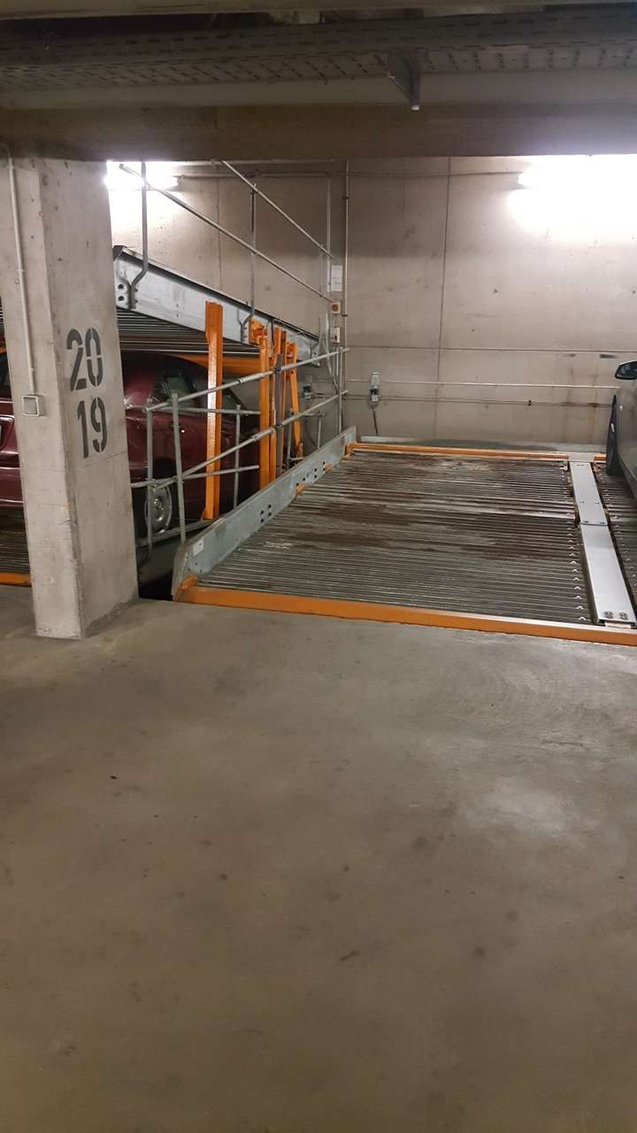 Tiefgaragen Stellplatz